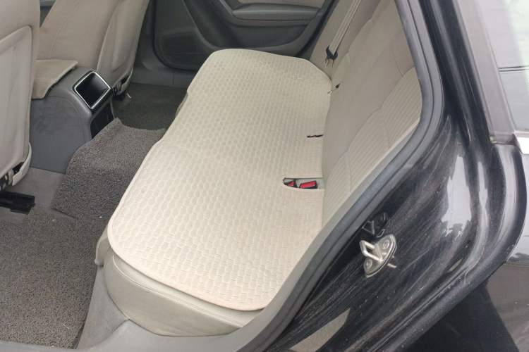 Used Audi A4L 2012 2.0 TFSI automatic standard version Left Rear Seat
