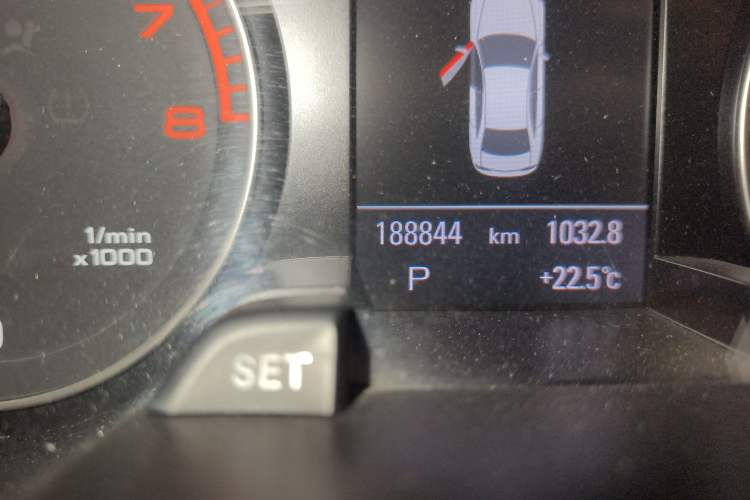 Used Audi A4L 2012 2.0 TFSI Automatic Technology Model Odometer Close Up