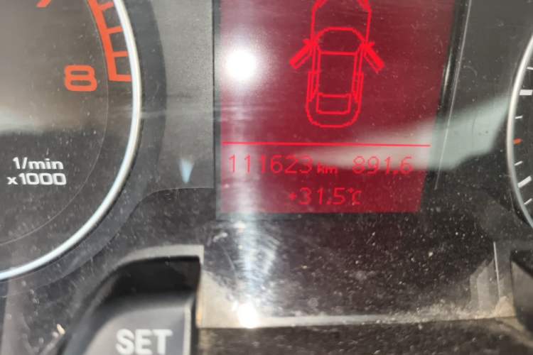 Used Audi A4L 2012 1.8 TFSI Manual Comfort Model Odometer Close Up