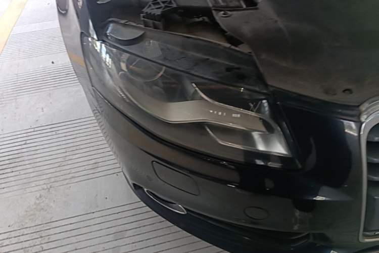 Used Audi A4L 2012 2.0 TFSI automatic Comfort trim level Right Front Headlight