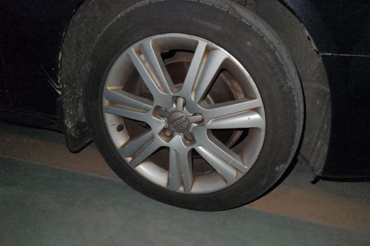 Used Audi A4L 2012 2.0 TFSI Automatic Technology Model Right Front Wheel Hub