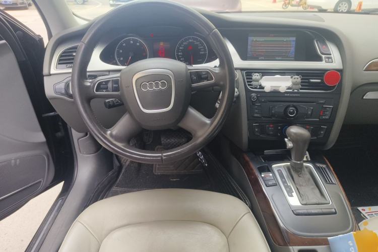 Used Audi A4L 2012 2.0 TFSI automatic standard version Steering Wheel