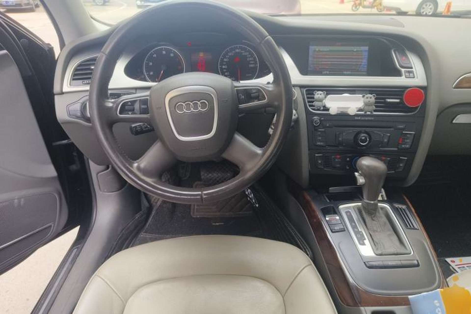 Used Audi A4L 2012 2.0 TFSI automatic standard version Steering Wheel
