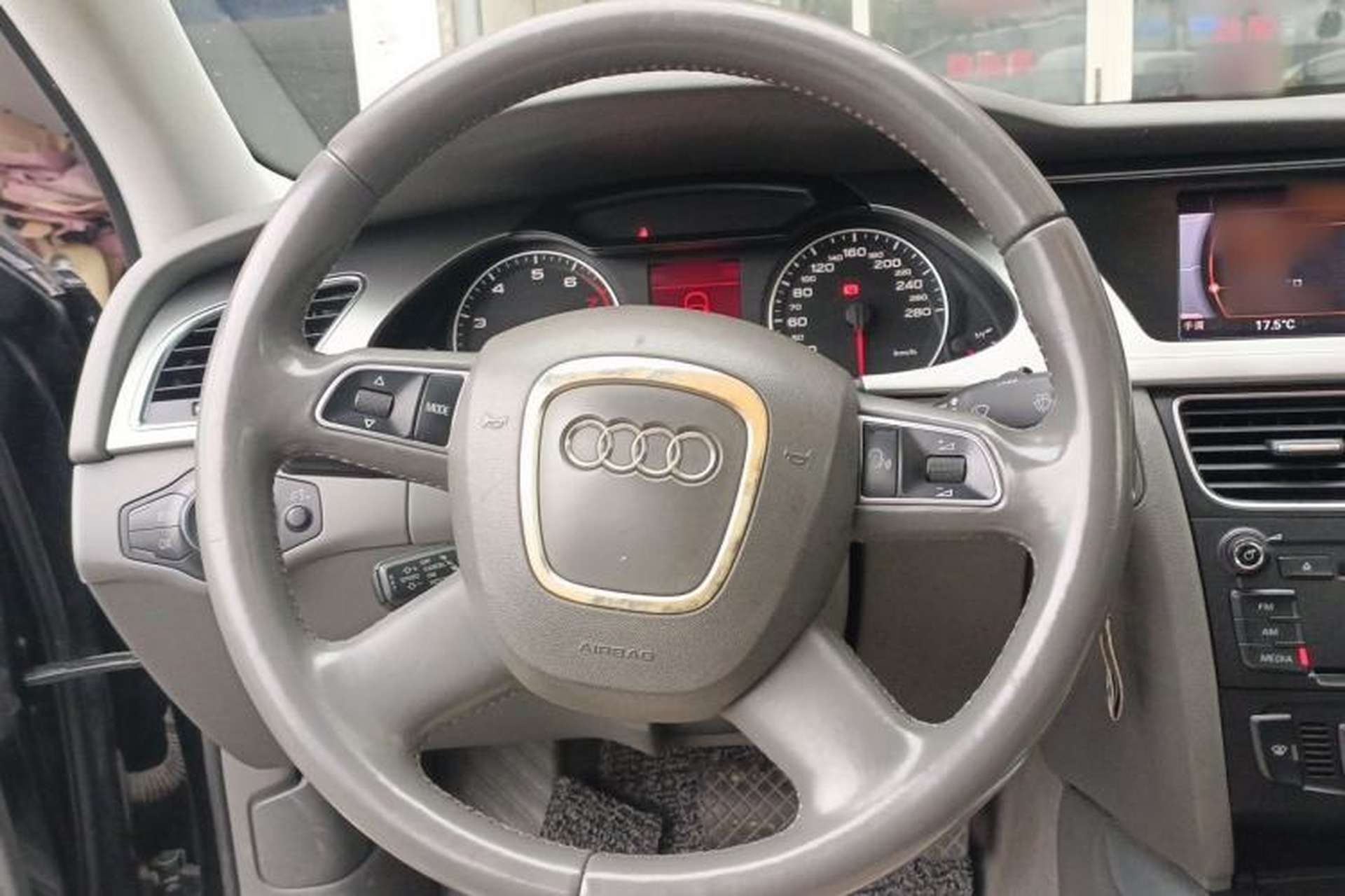 Used Audi A4L 2012 2.0 TFSI automatic standard version Steering Wheel