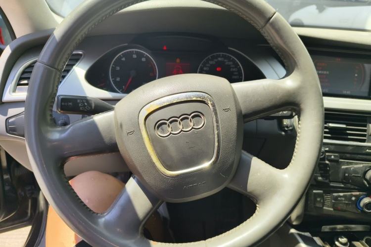 Used Audi A4L 2012 1.8 TFSI Manual Comfort Model Steering Wheel