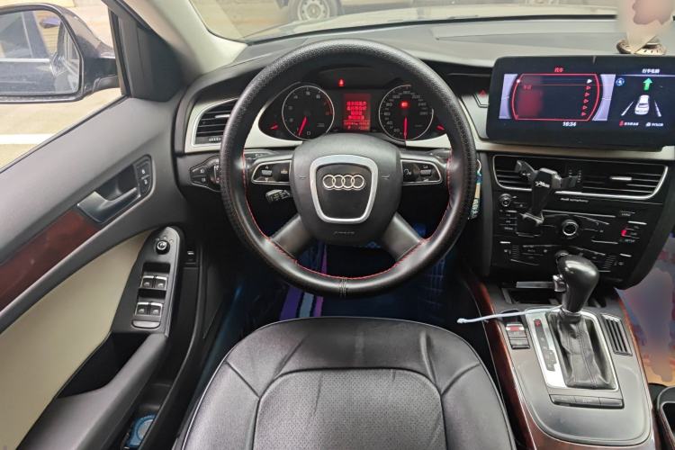 Used Audi A4L 2012 2.0 TFSI automatic standard version Steering Wheel