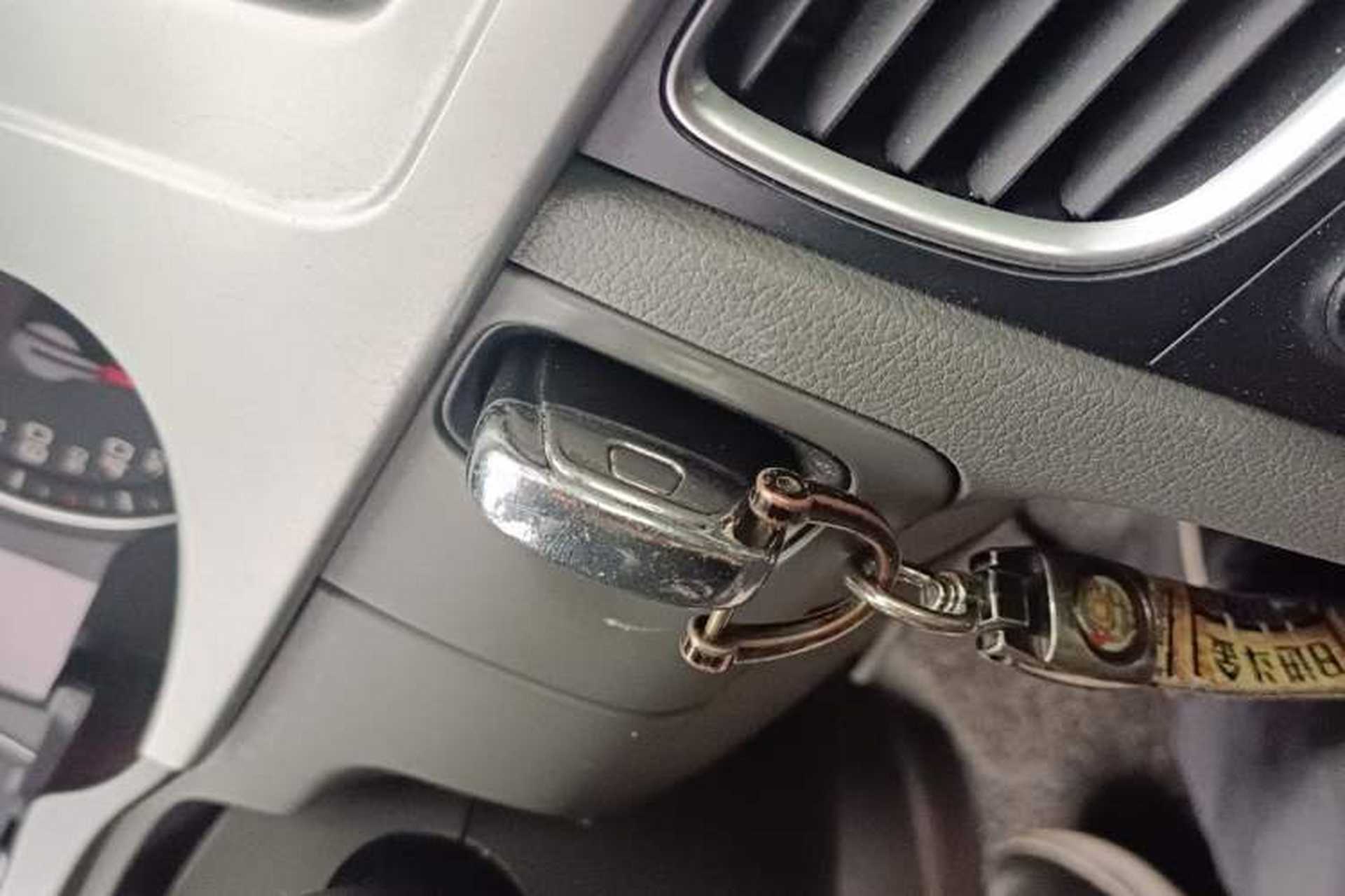 Used Audi A4L 2012 2.0 TFSI automatic standard version Vehicle Key