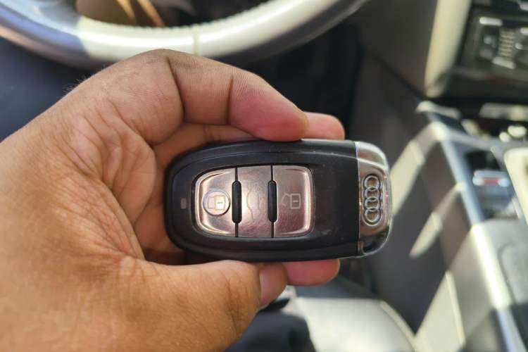 Used Audi A4L 2012 1.8 TFSI Manual Comfort Model Vehicle Key