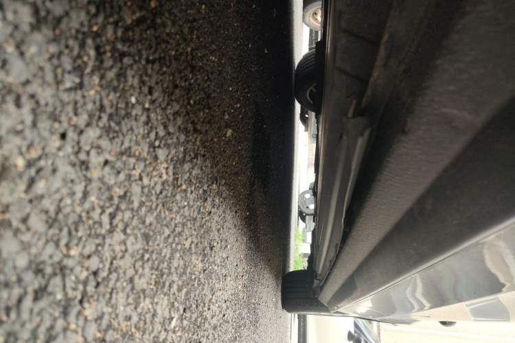 Used Audi A4L 2012 2.0 TFSI automatic standard version Chassis Front Left