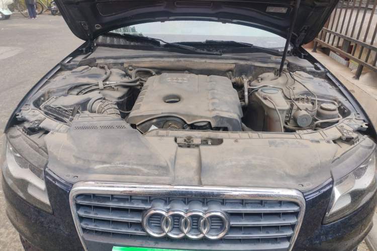 Used Audi A4L 2012 2.0 TFSI automatic Comfort trim level Engine Bay