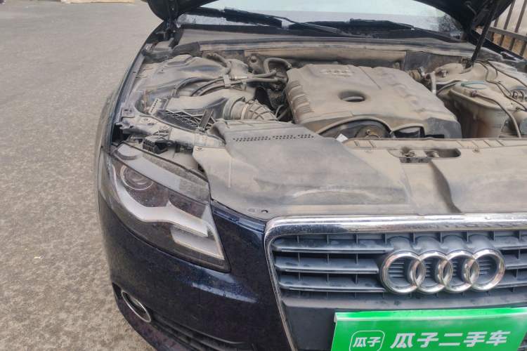 Used Audi A4L 2012 2.0 TFSI automatic Comfort trim level Engine Bay Right