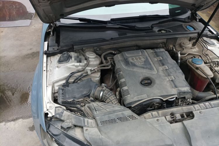Used Audi A4L 2012 2.0 TFSI automatic Comfort trim level Engine Bay Right