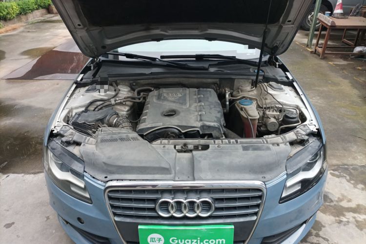 Used Audi A4L 2012 2.0 TFSI automatic Comfort trim level Engine Bay