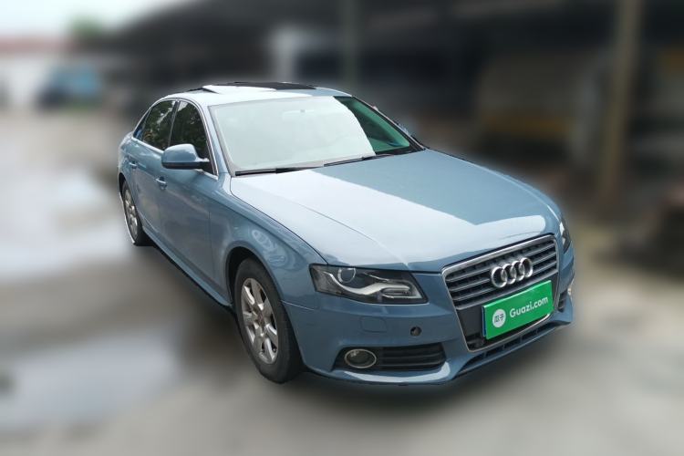Used Audi A4L 2012 2.0 TFSI automatic Comfort trim level Front Right 45 Deg