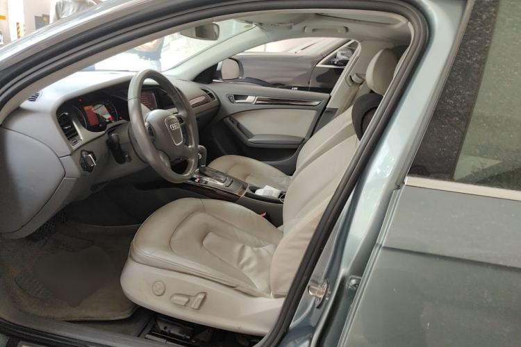 Used Audi A4L 2012 2.0 TFSI automatic Comfort trim level Left Front Seat
