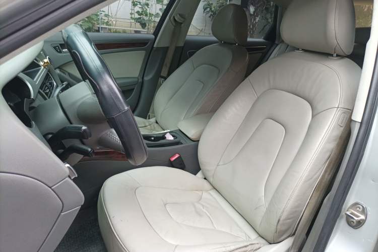 Used Audi A4L 2012 2.0 TFSI automatic Comfort trim level Left Front Seat