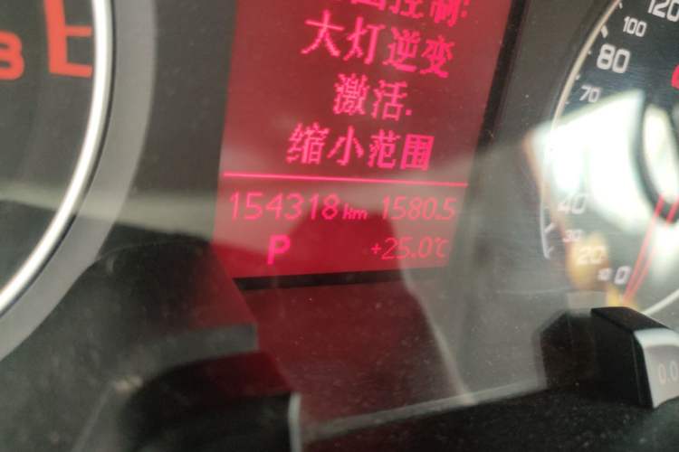 Used Audi A4L 2012 2.0 TFSI automatic standard version Odometer Close Up