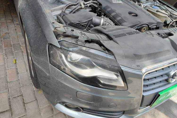 Used Audi A4L 2012 2.0 TFSI automatic Comfort trim level Right Front Headlight