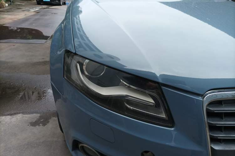 Used Audi A4L 2012 2.0 TFSI automatic Comfort trim level Right Front Headlight