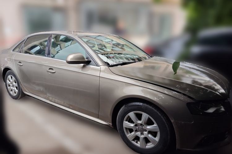 Used Audi A4L 2012 2.0 TFSI automatic standard version Front Right 45 Deg