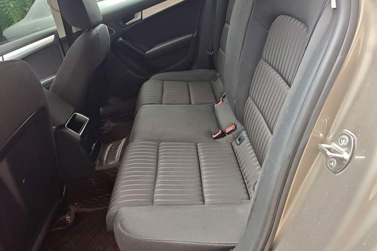 Used Audi A4L 2012 2.0 TFSI automatic standard version Left Rear Seat