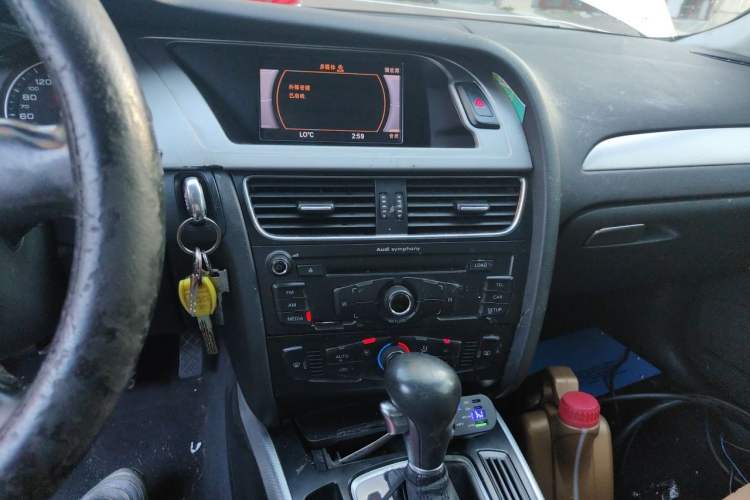 Used Audi A4L 2012 1.8 TFSI Automatic Comfort Model Audio And AC Panel