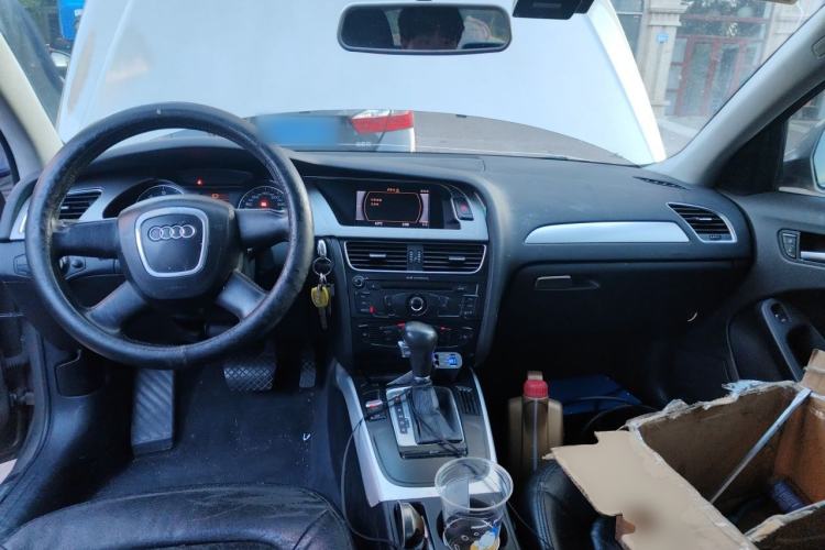 Used Audi A4L 2012 1.8 TFSI Automatic Comfort Model Center Console
