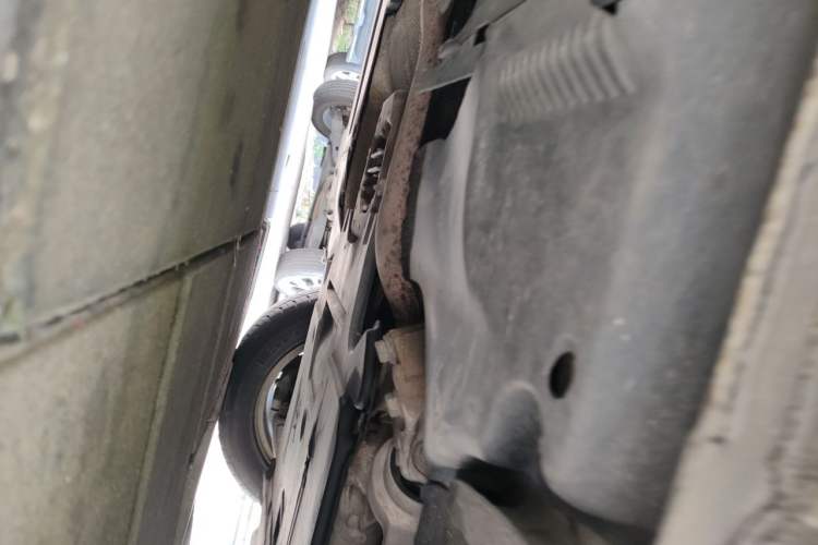 Used Audi A4L 2012 2.0 TFSI automatic standard version Chassis Front Right