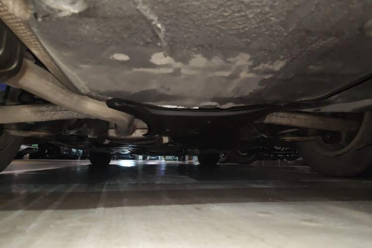 Used Audi A4L 2012 2.0 TFSI automatic Comfort trim level Chassis Rear