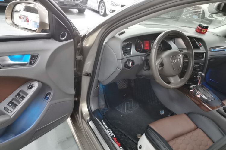 Used Audi A4L 2012 2.0 TFSI automatic Comfort trim level Driver Seat