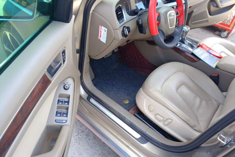 Used Audi A4L 2012 2.0 TFSI automatic standard version Driver Seat