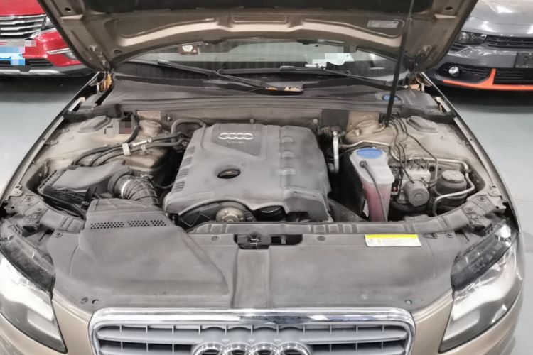 Used Audi A4L 2012 2.0 TFSI automatic Comfort trim level Engine Bay