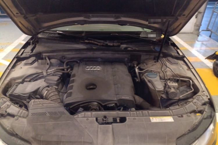 Used Audi A4L 2012 2.0 TFSI automatic Comfort trim level Engine Bay