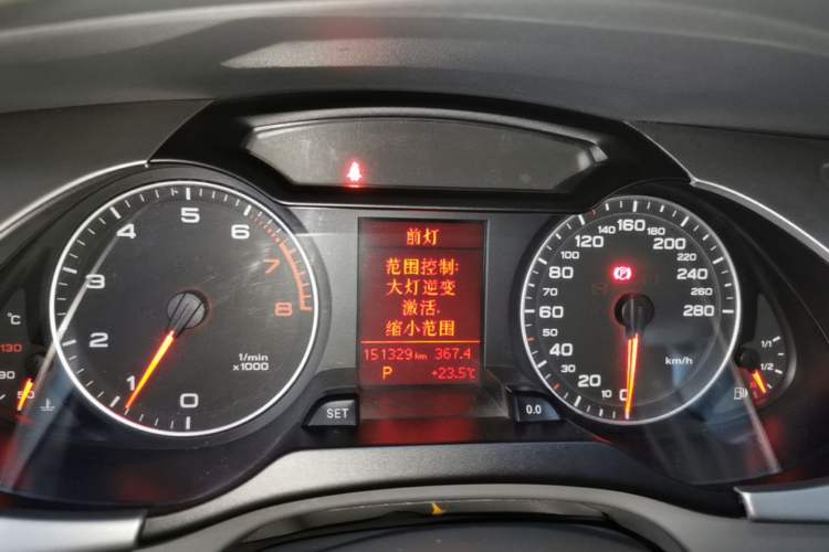 Used Audi A4L 2012 2.0 TFSI automatic Comfort trim level Instrument Cluster