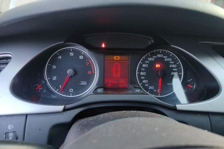 Used Audi A4L 2012 1.8 TFSI Automatic Comfort Model Instrument Cluster