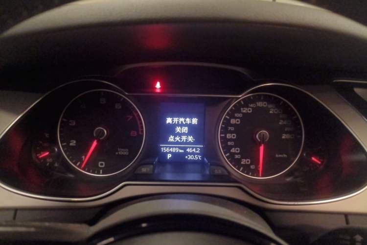 Used Audi A4L 2012 2.0 TFSI automatic Comfort trim level Instrument Cluster