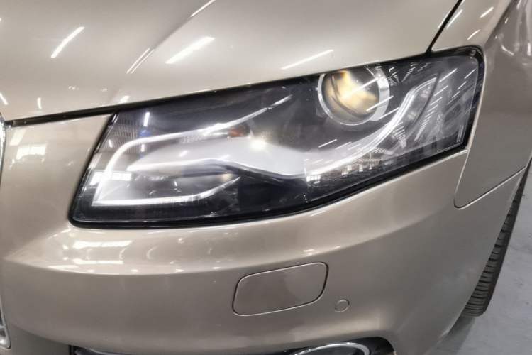 Used Audi A4L 2012 2.0 TFSI automatic Comfort trim level Left Front Headlight