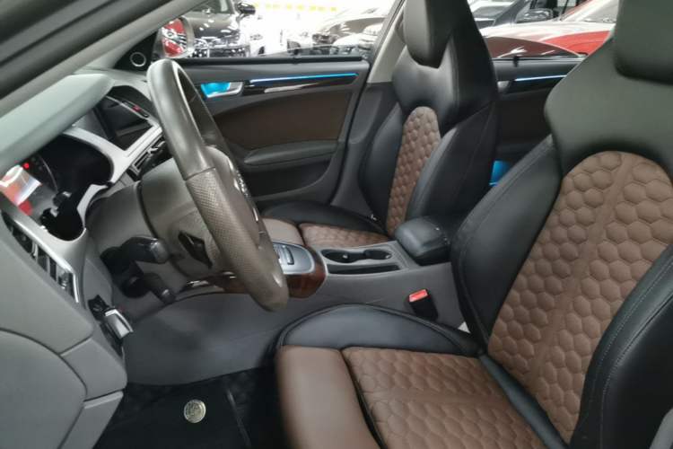 Used Audi A4L 2012 2.0 TFSI automatic Comfort trim level Left Front Seat
