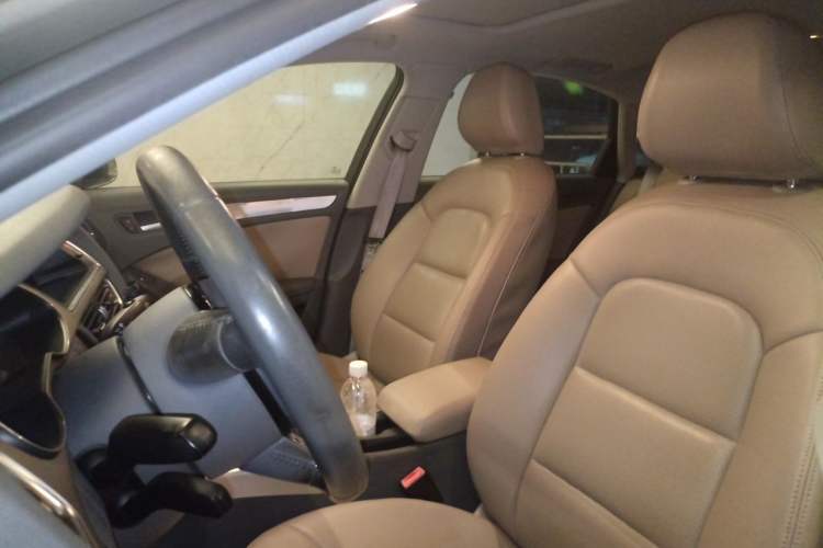 Used Audi A4L 2012 2.0 TFSI automatic Comfort trim level Left Front Seat