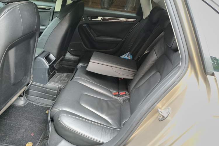 Used Audi A4L 2012 2.0 TFSI automatic standard version Left Rear Seat