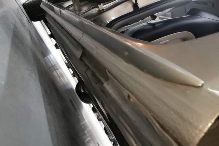Used Audi A4L 2012 2.0 TFSI automatic Comfort trim level Left Side Sill