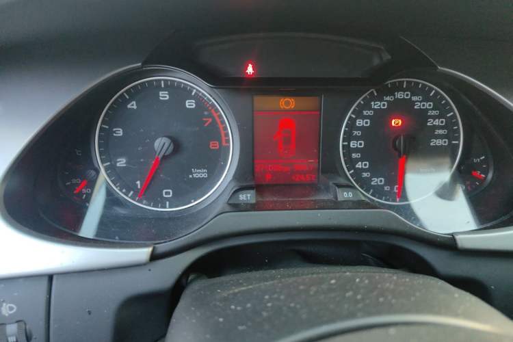 Used Audi A4L 2012 1.8 TFSI Automatic Comfort Model Odometer Close Up