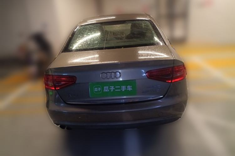 Used Audi A4L 2012 2.0 TFSI automatic Comfort trim level Rear