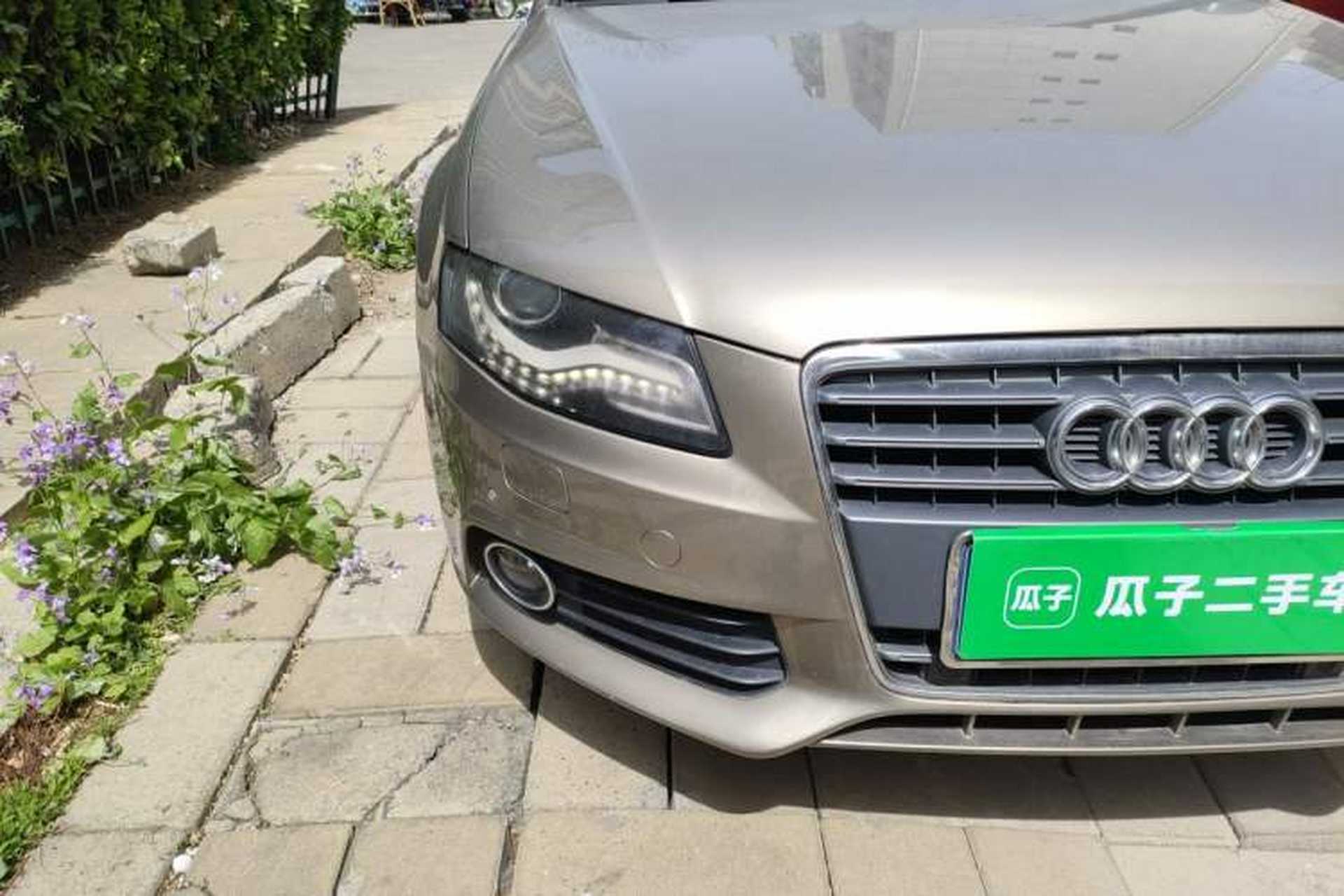 Used Audi A4L 2012 2.0 TFSI automatic standard version Right Front Headlight
