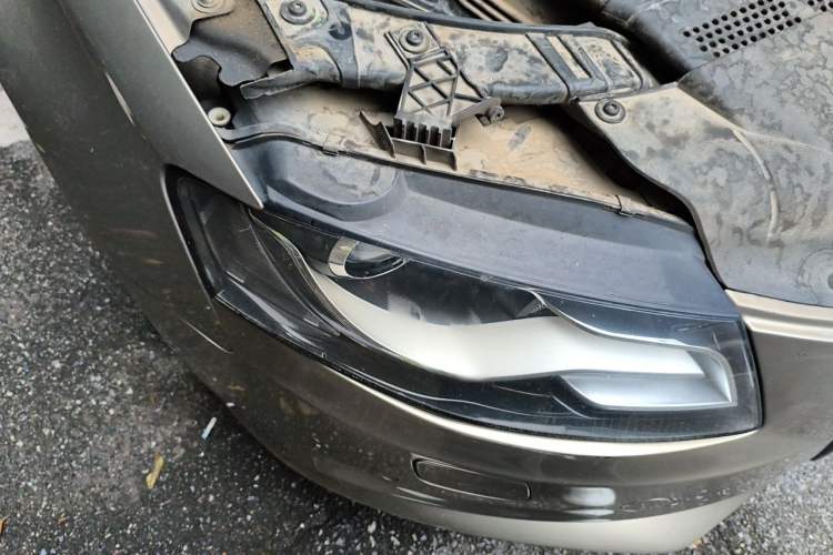Used Audi A4L 2012 2.0 TFSI automatic standard version Right Front Headlight