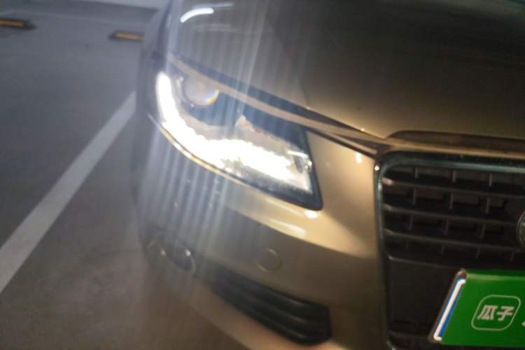 Used Audi A4L 2012 2.0 TFSI automatic standard version Right Front Headlight