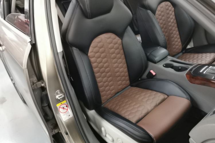 Used Audi A4L 2012 2.0 TFSI automatic Comfort trim level Right Front Seat