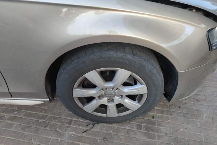 Used Audi A4L 2012 1.8 TFSI Automatic Comfort Model Right Front Wheel Hub