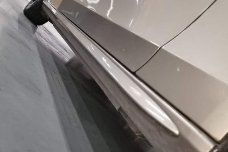 Used Audi A4L 2012 2.0 TFSI automatic Comfort trim level Right Side Sill