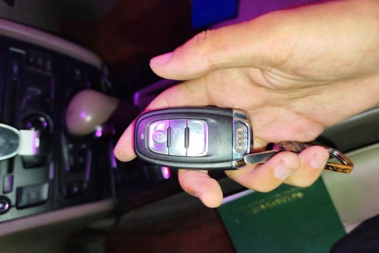 Used Audi A4L 2012 2.0 TFSI automatic standard version Vehicle Key